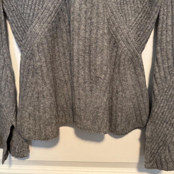 Antonio Melani Gray Peplum Wool Alpaca Blend Sweater Bell Sleeves Size Medium - Picture 4 of 10